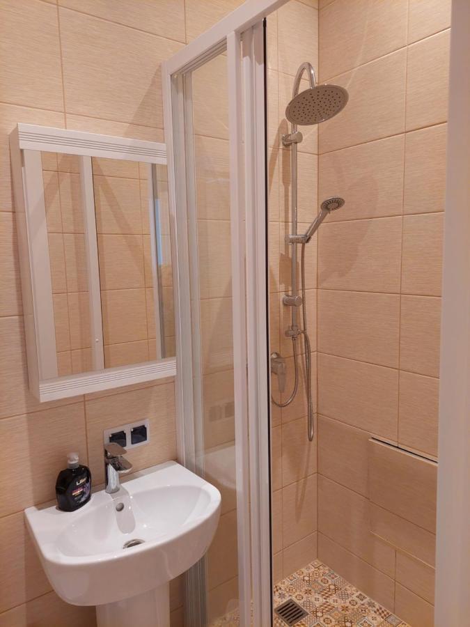 Cosy One Seperate Bedroom In Center, Perfect For Family Trip. * Riga