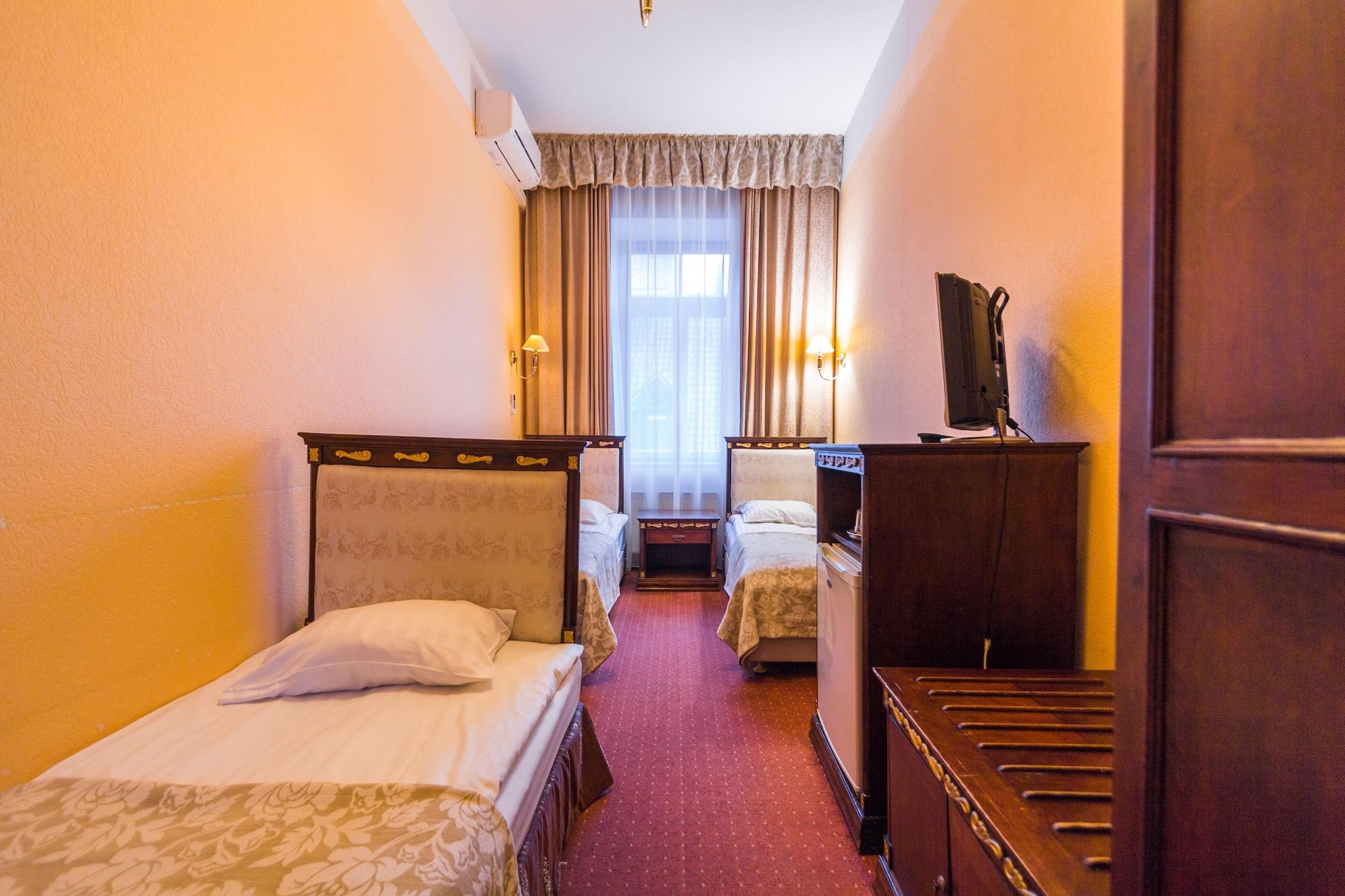 Garden Palace Hotel 4*