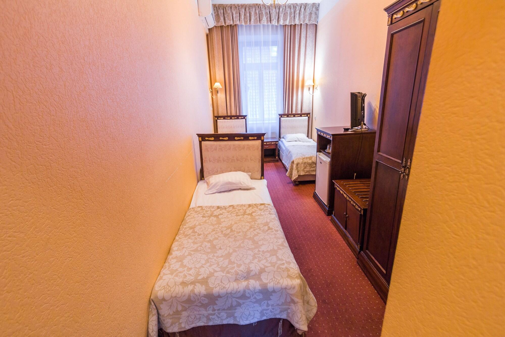 Garden Palace Hotel 4*