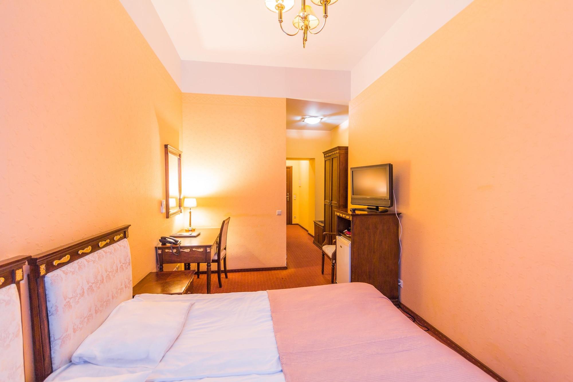 Garden Palace Hotel 4*