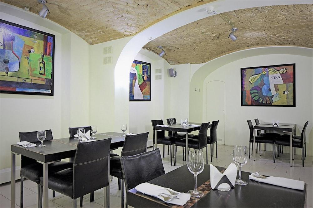 Rixwell Centra Hotel 4*