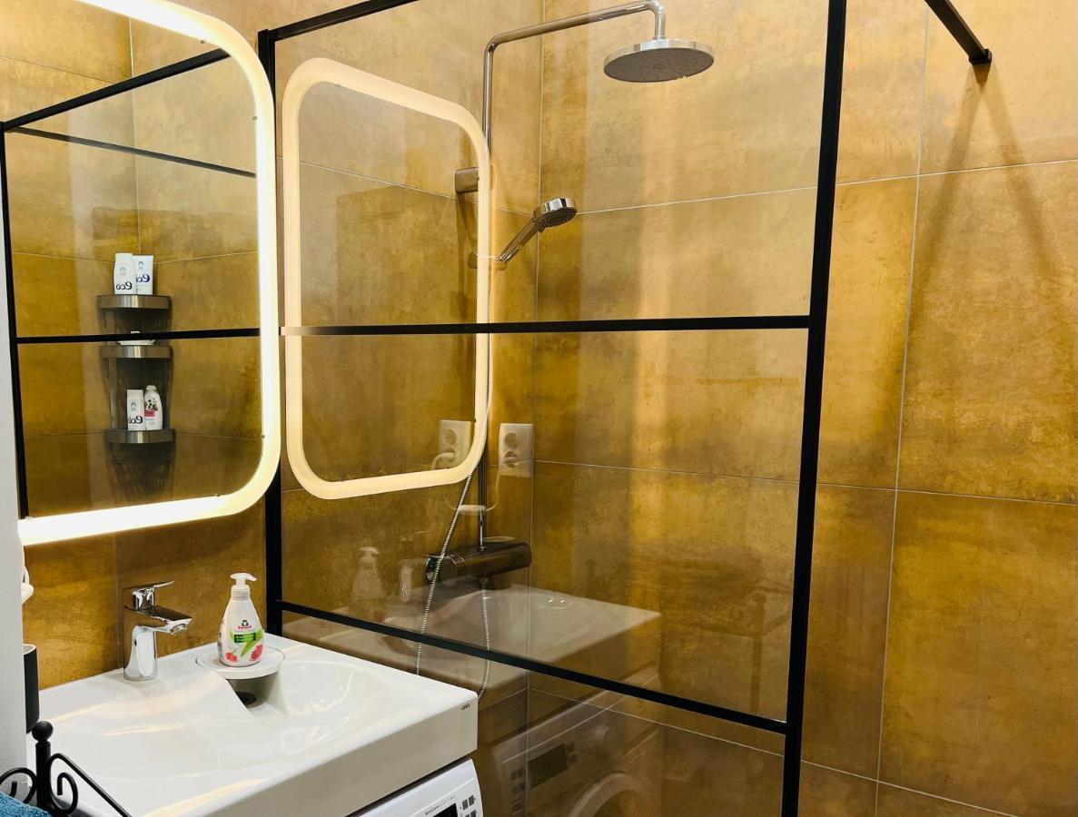Library House Quiet&compact 2 Rooms&beds Korter Riga