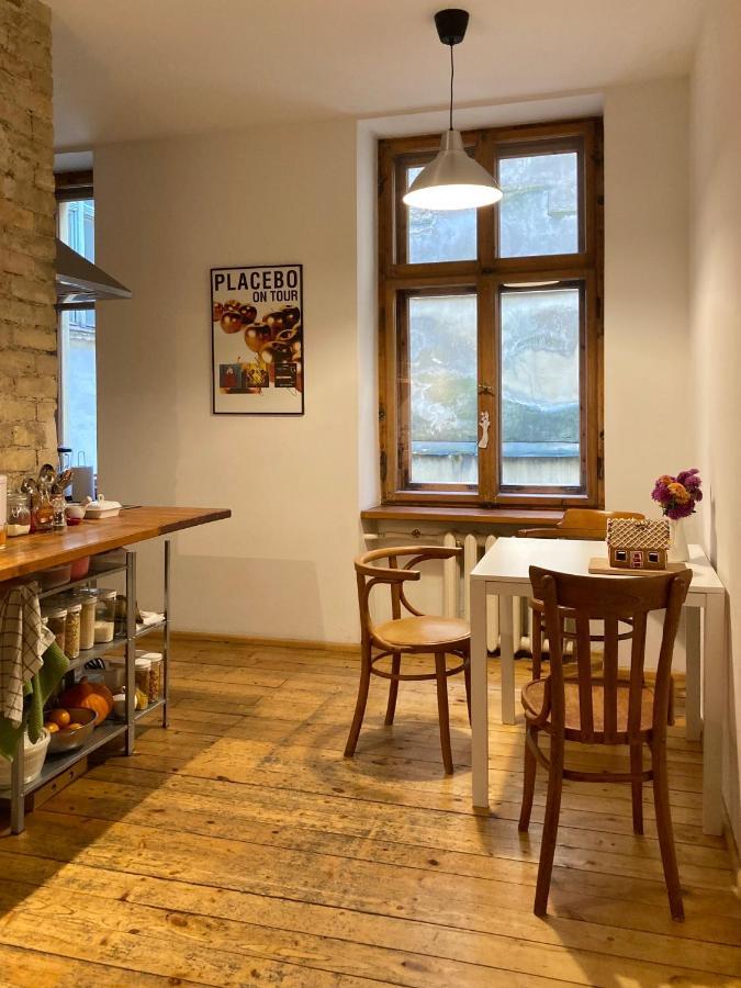 Quiet Old Town Apartment *