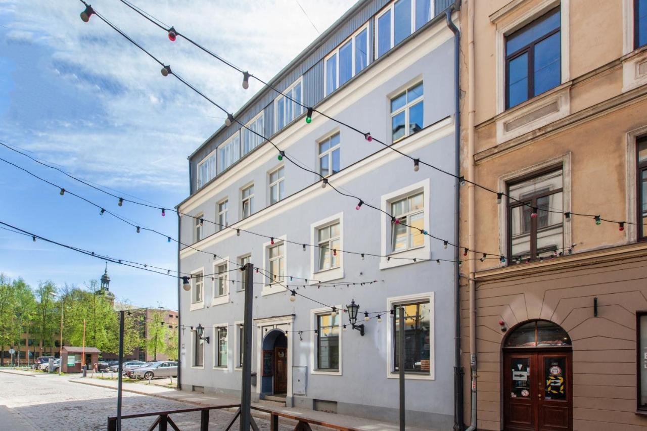 Classic 2-room In Old Town Apartment