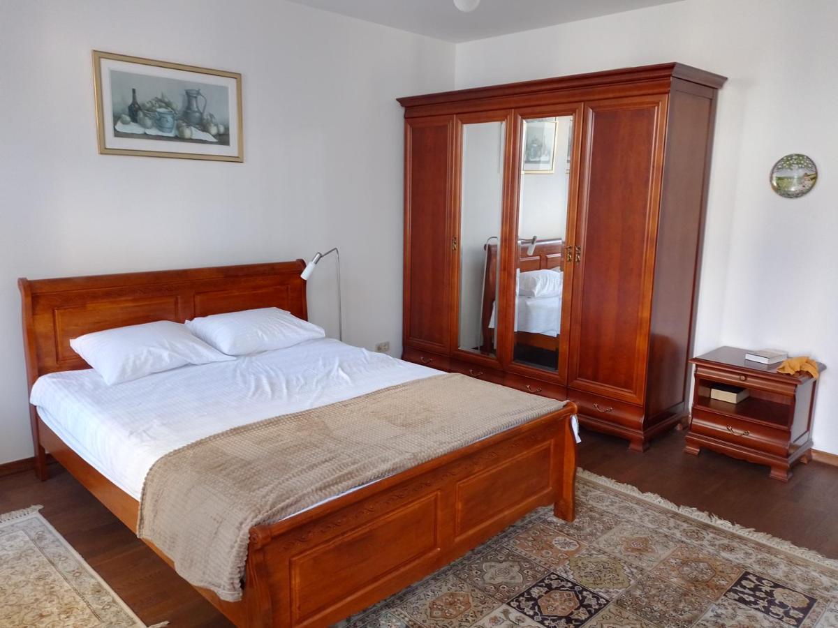 Premium Class Apartment, Free Parking, Maximum 5 Guests, 2 Bedrooms, 3 Beds Butas Riga