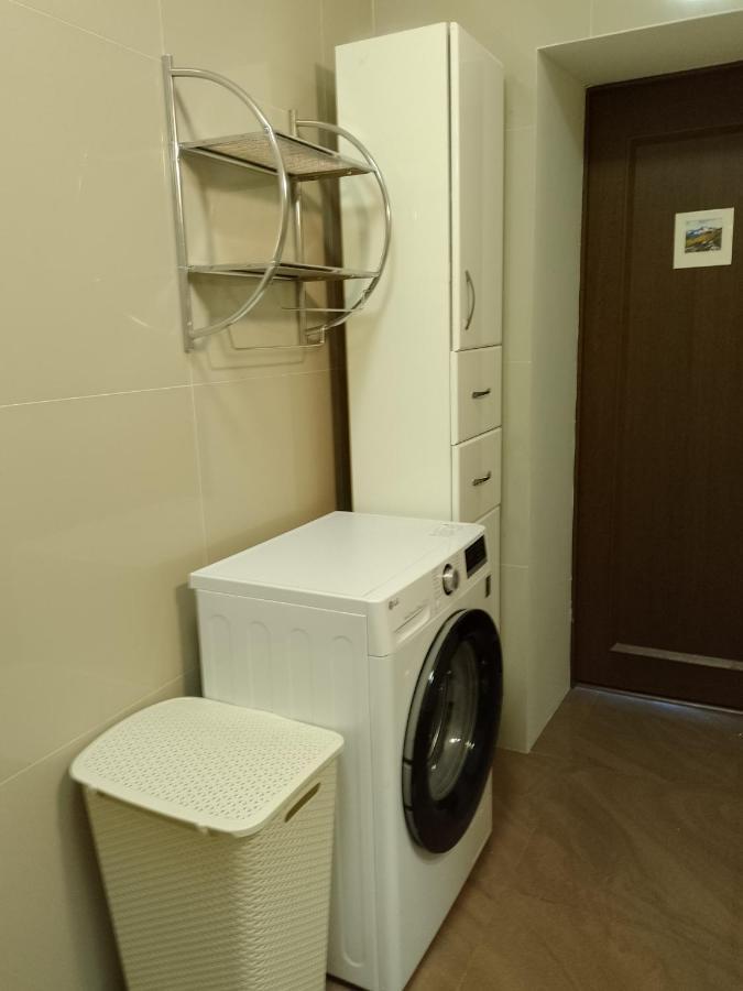 Premium Class Apartment, Free Parking, Maximum 5 Guests, 2 Bedrooms, 3 Beds * Riga