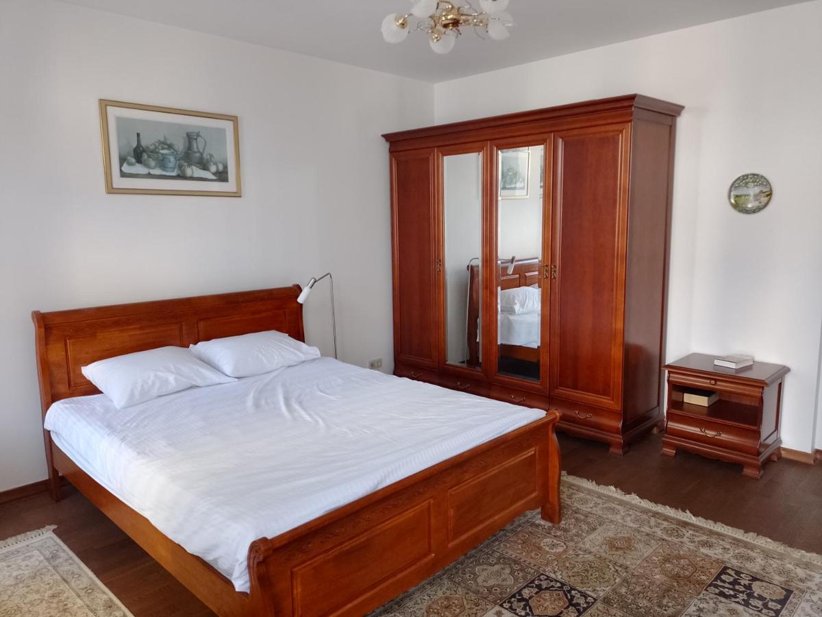 Premium Class Apartment, Free Parking, Maximum 5 Guests, 2 Bedrooms, 3 Beds Butas Riga