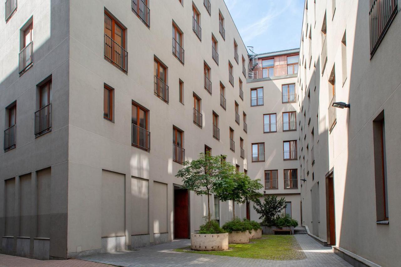 Spacious Brand New Modern In Old Town