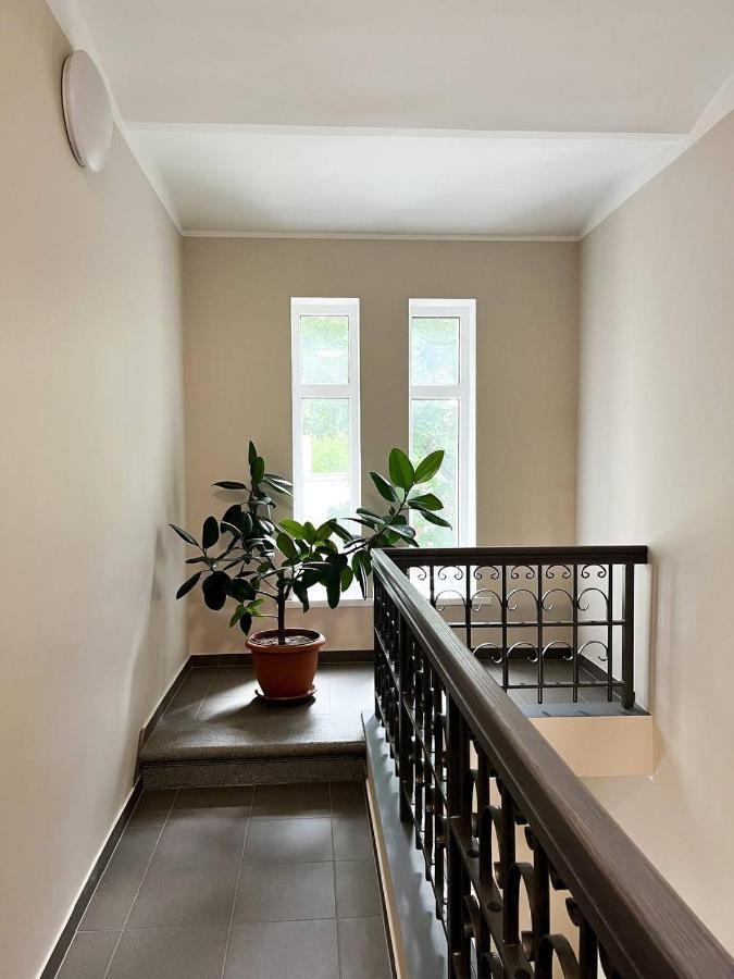 Bright Spacious In With Free Parking Riga