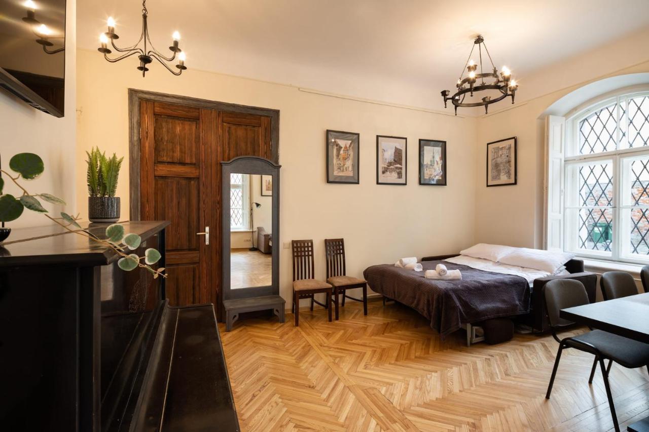 Old Historical One Bedroom Apartment *