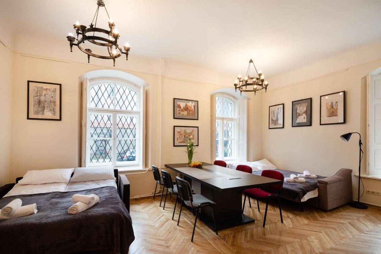 Apartment Old Historical One Bedroom *