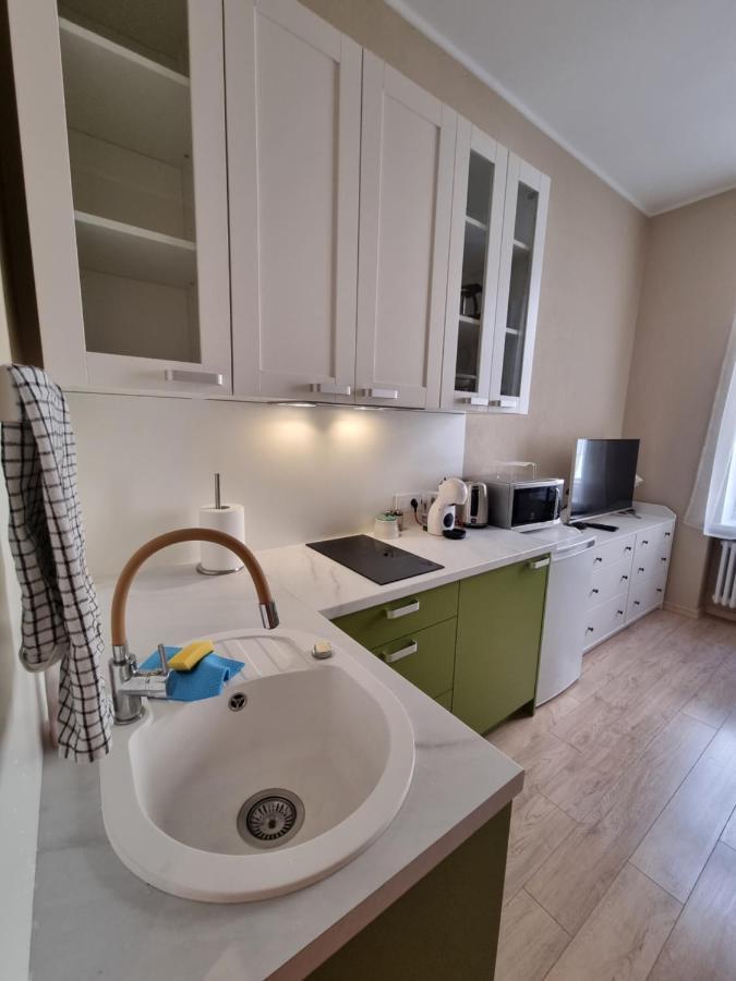 Apartment Cosy One Seperate Bedroom In Center, Perfect For Family Trip. *