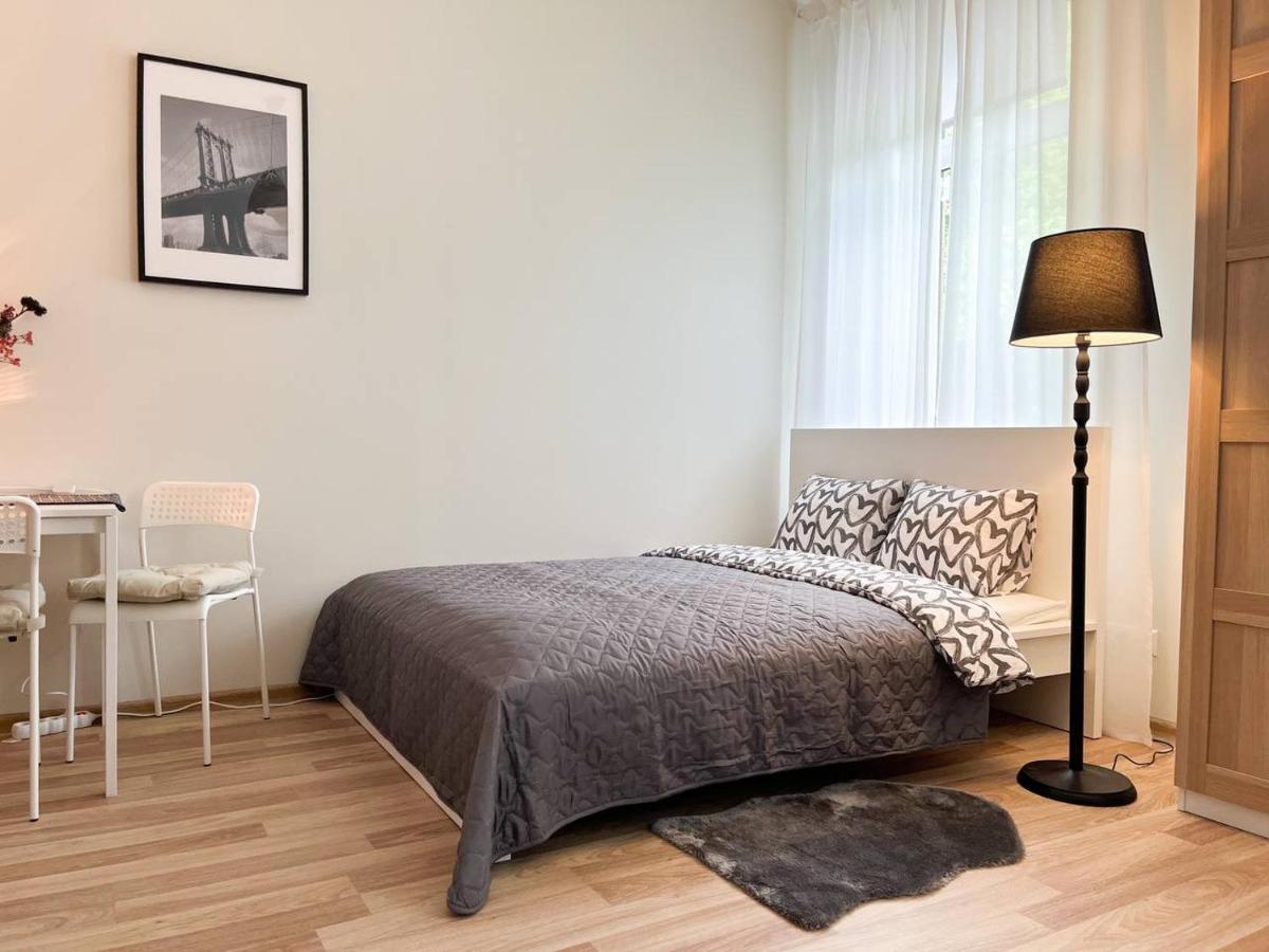 Apartment Bright Spacious In With Free Parking *