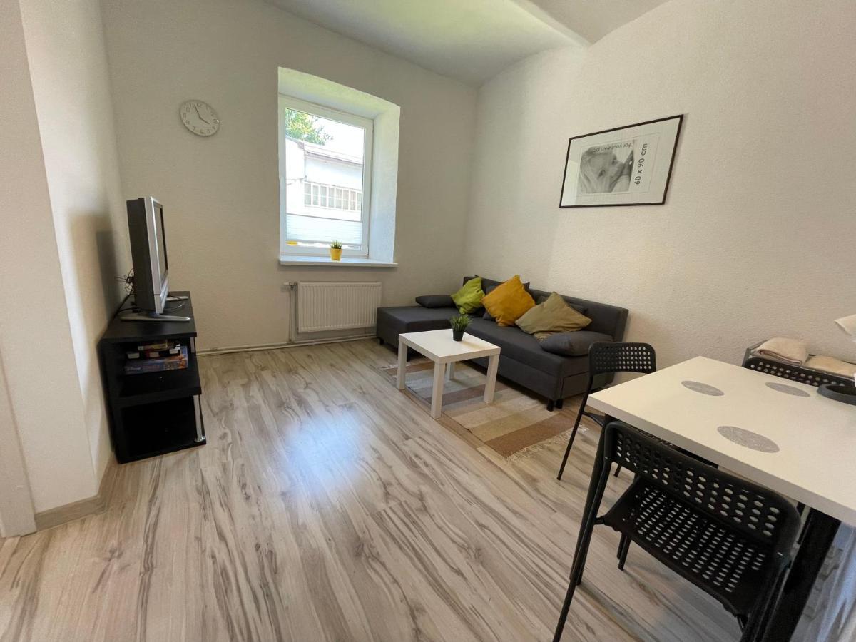 Triada Near The Park And River Daugava Huoneisto