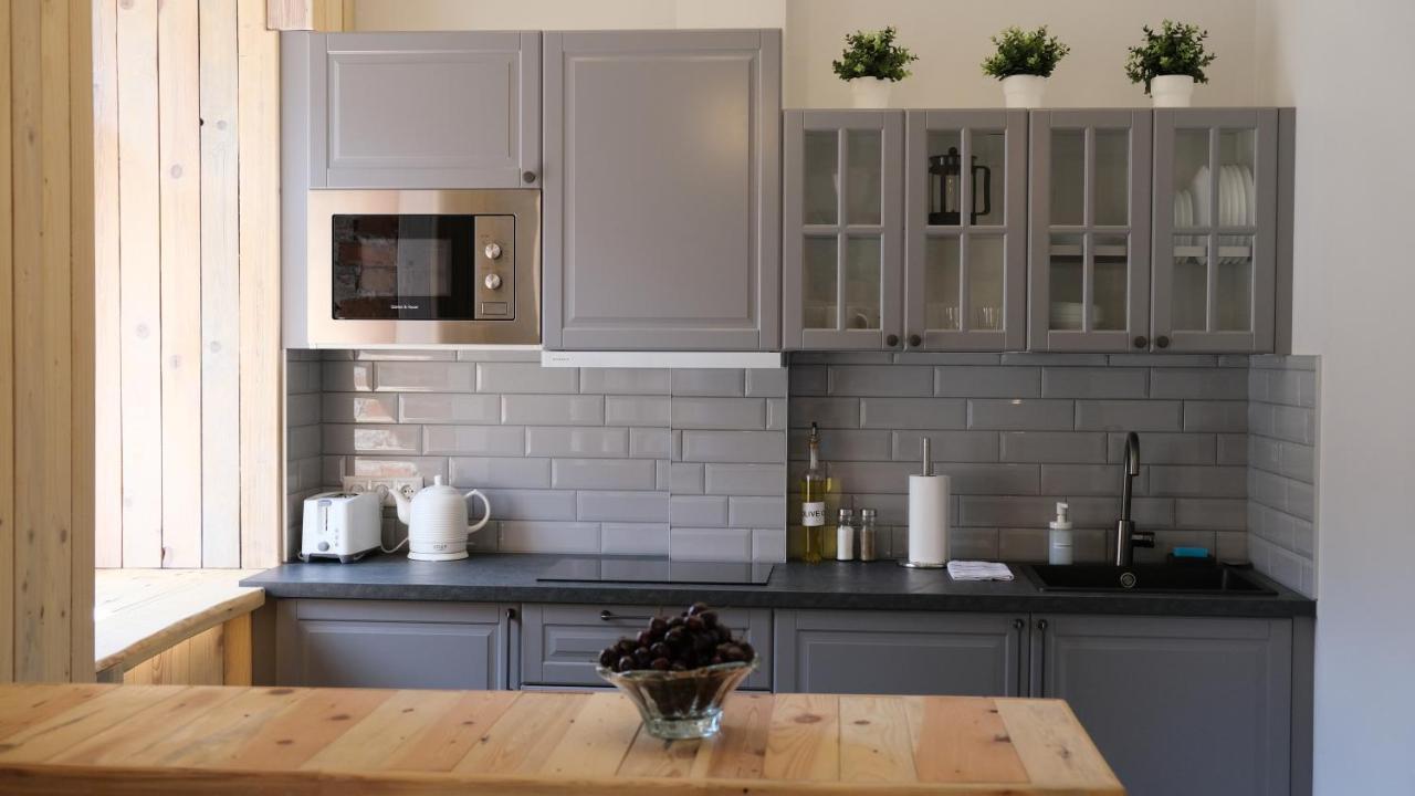 Classic 2-room In Old Town Apartment *