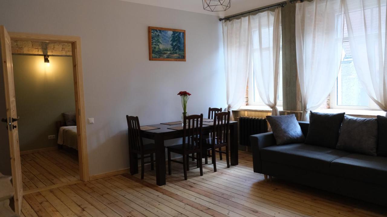 Classic 2-room In Old Town Apartment *