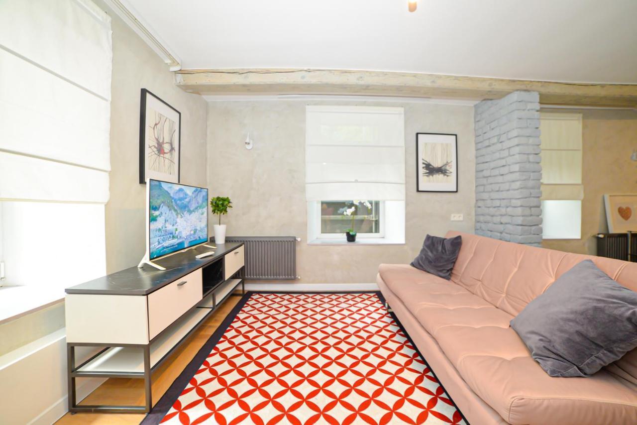 Apartment S22 *