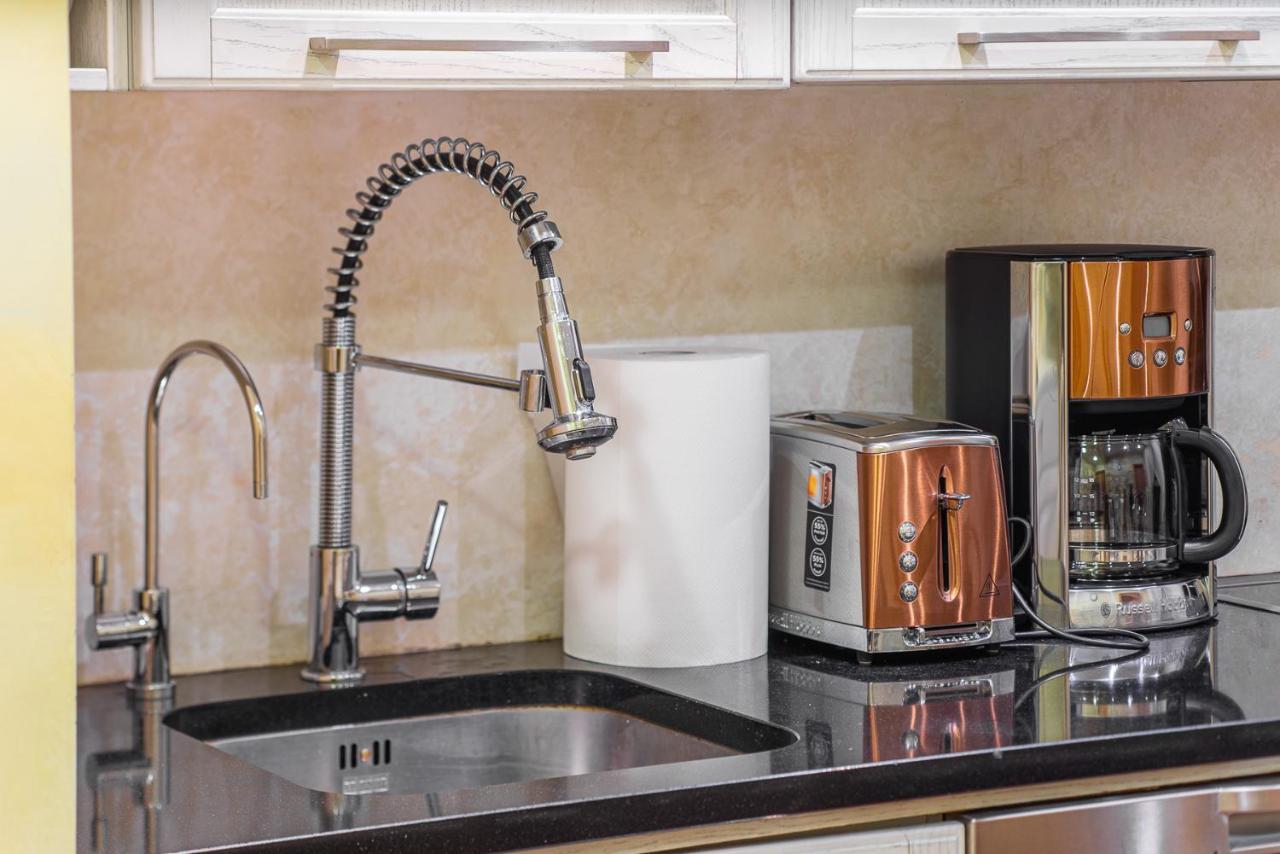 Luxury In The Old Town Apartment