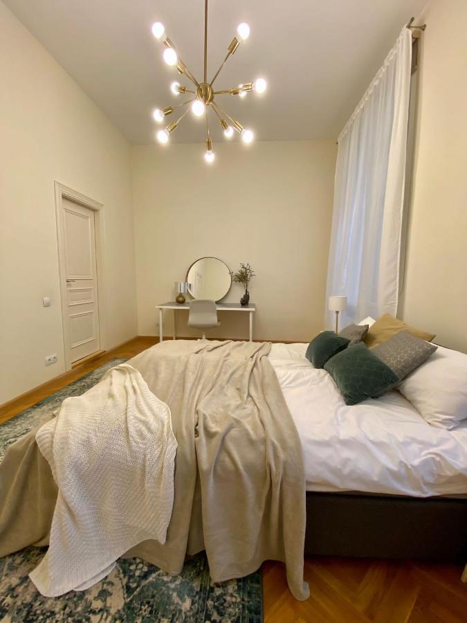 Old Modern And Spacious 2 Bedroom * Riika