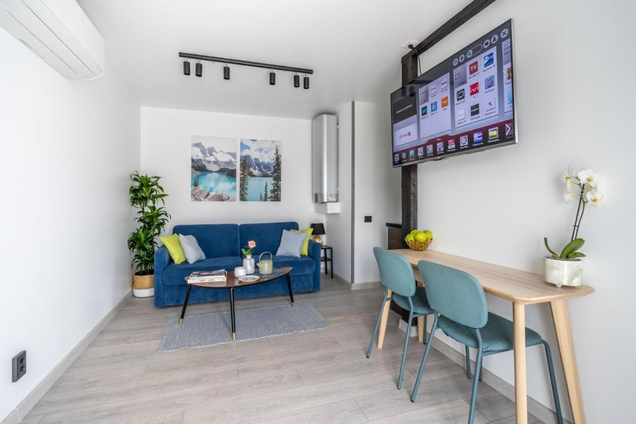 Family Garden House With Free Private Parking & Playground