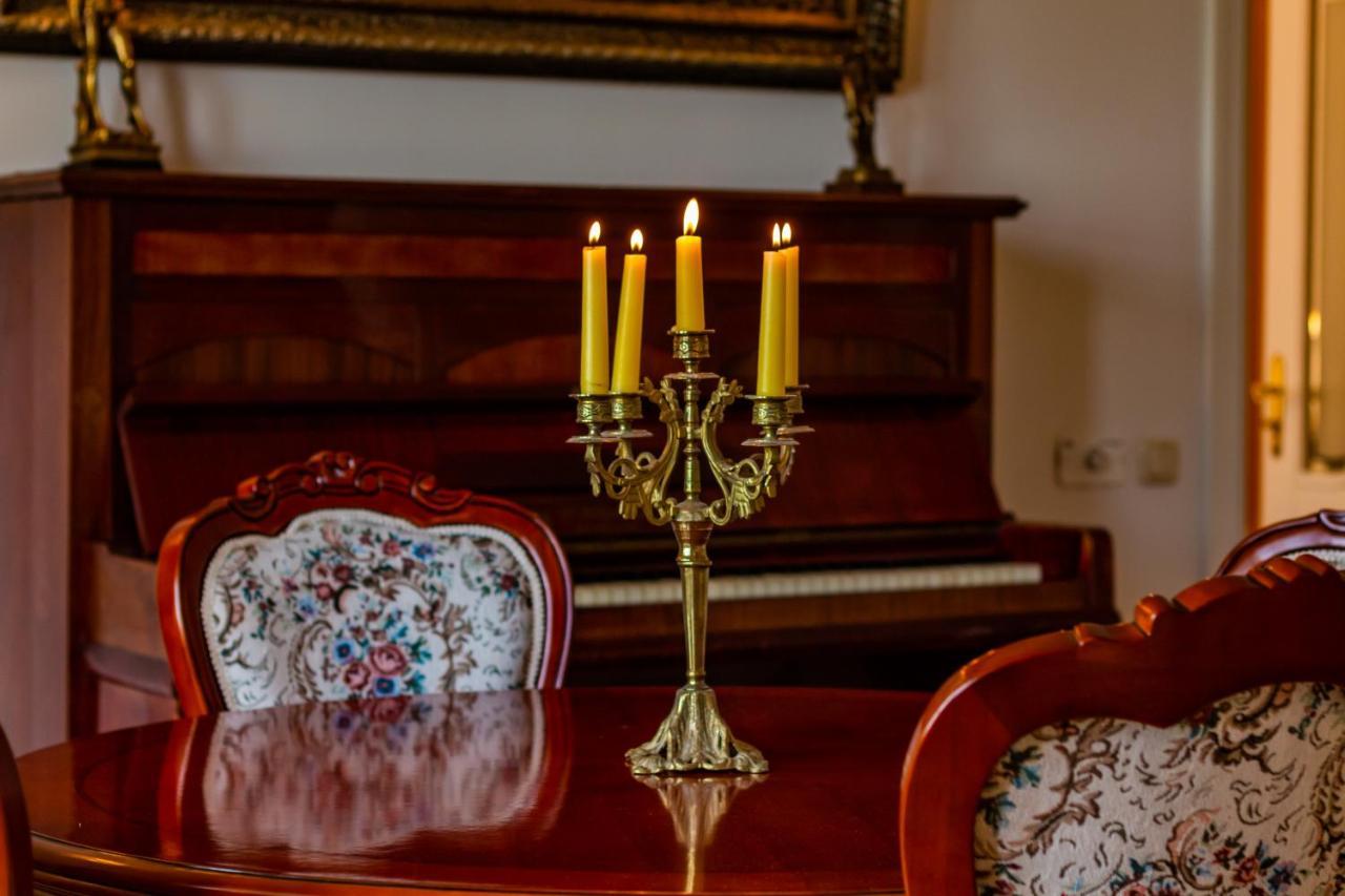 Classic Style In The Center Of Apartment Riga