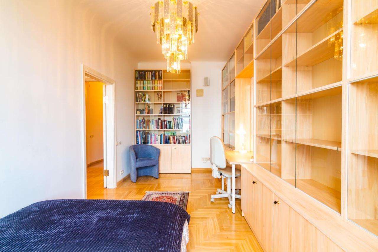 Classic Style In The Center Of *