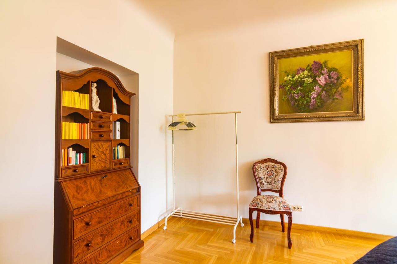 Classic Style In The Center Of Korter *