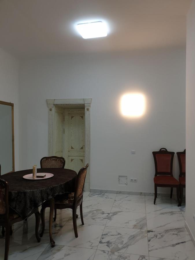Center In Old Town Apartment