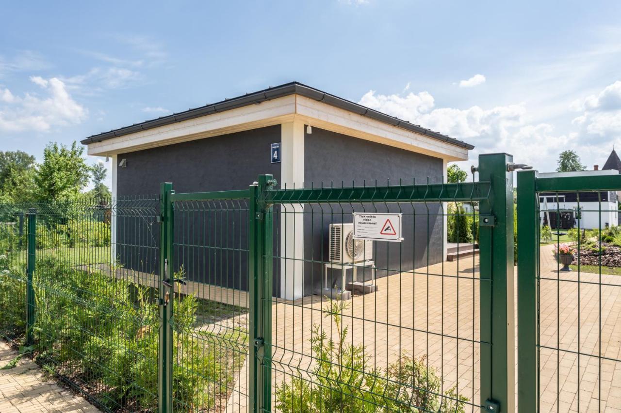 Holiday home Family Garden House With Free Private Parking & Playground
