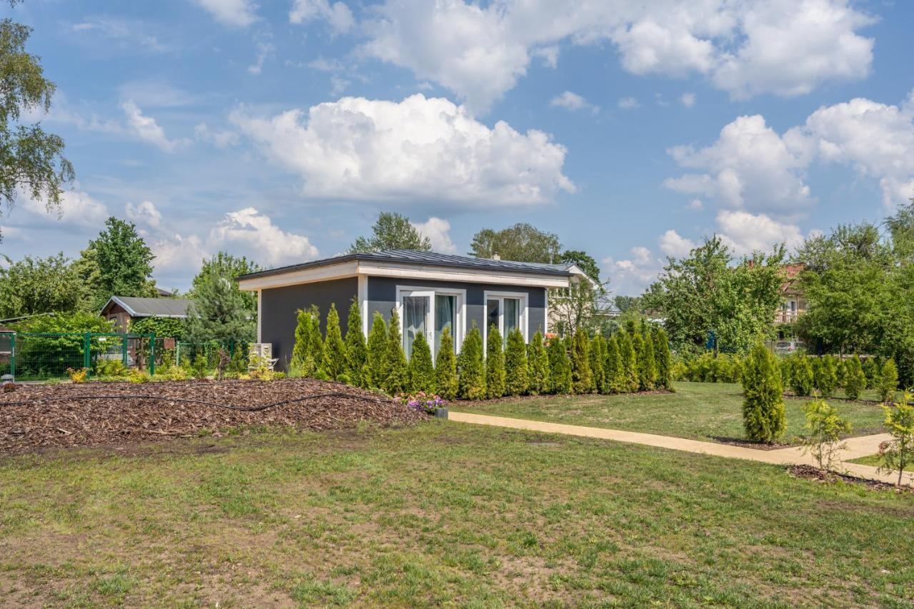 Family Garden House With Free Private Parking & Playground Holiday home