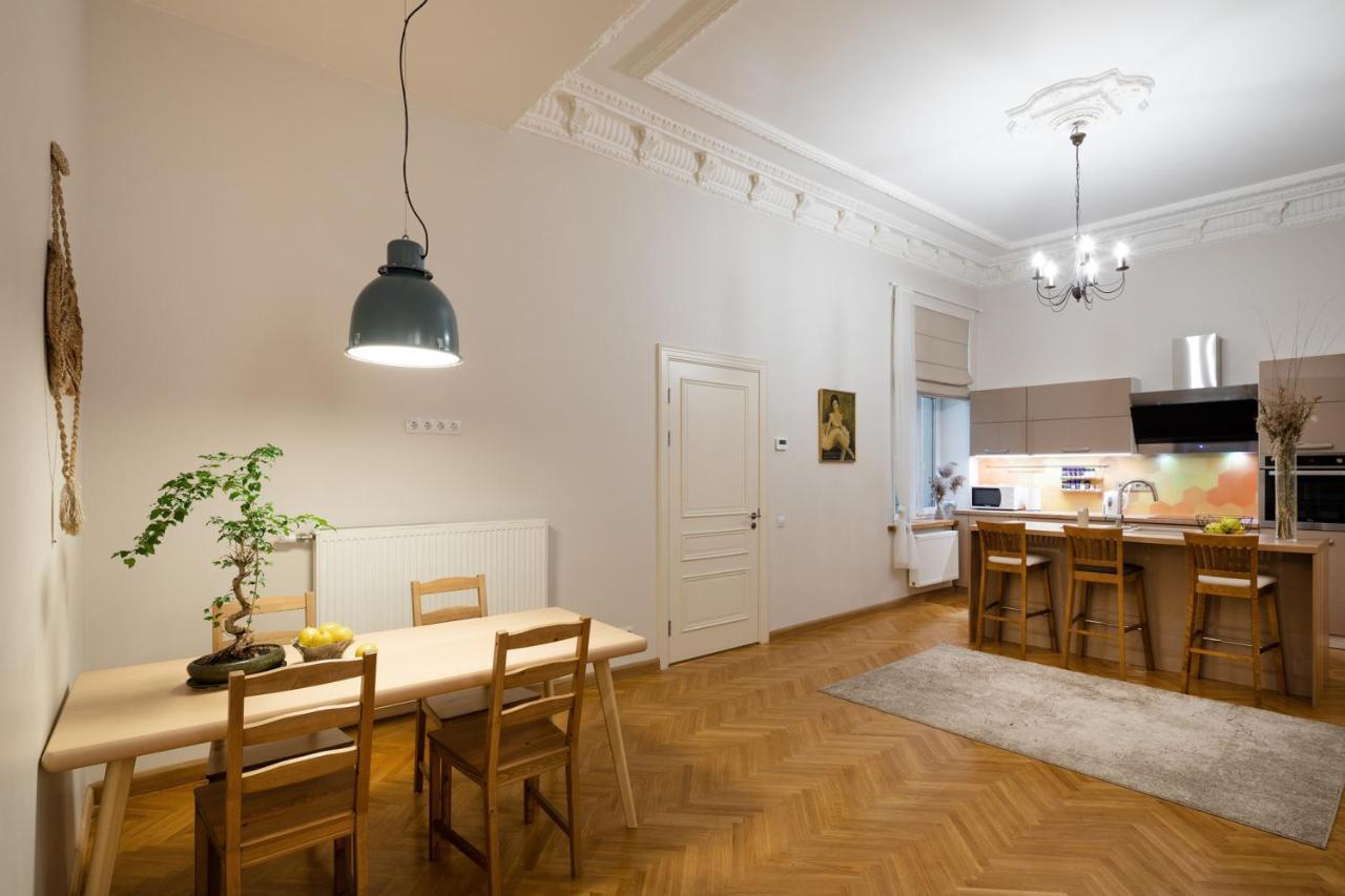 Huoneisto Old Modern And Spacious 2 Bedroom Riika