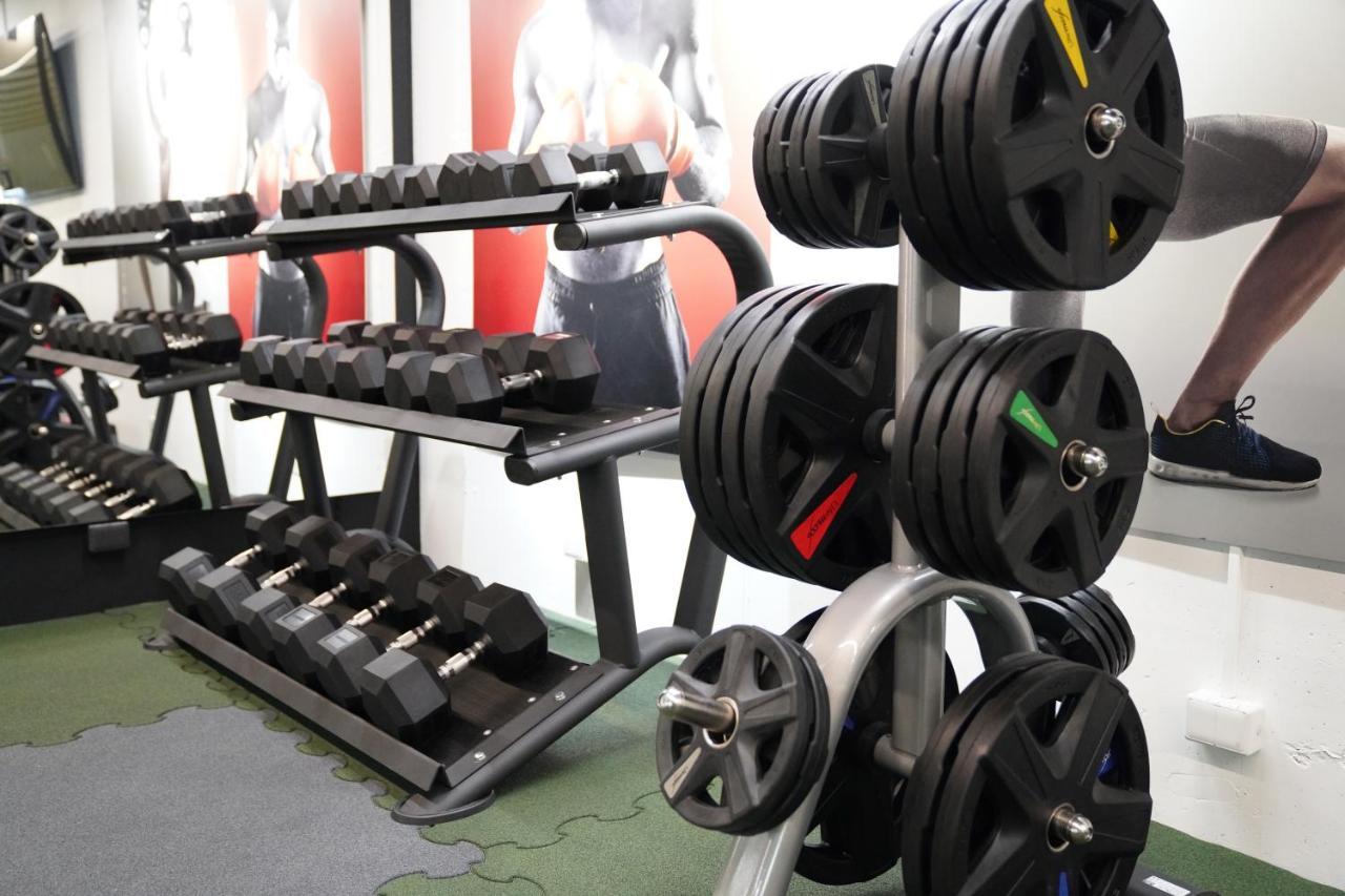 Dzīvoklis Urban Oasis: Fitness-focused With Views *