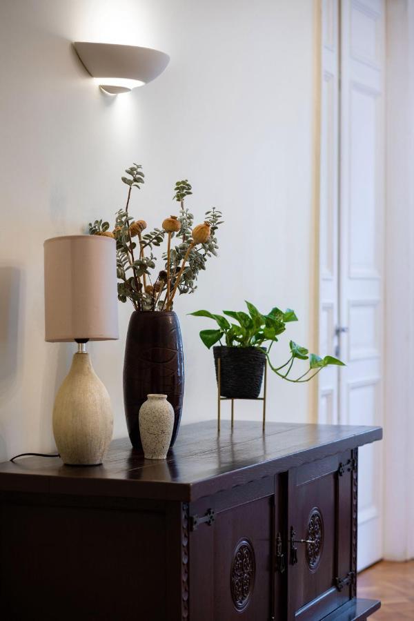 Huoneisto Old Modern And Spacious 2 Bedroom