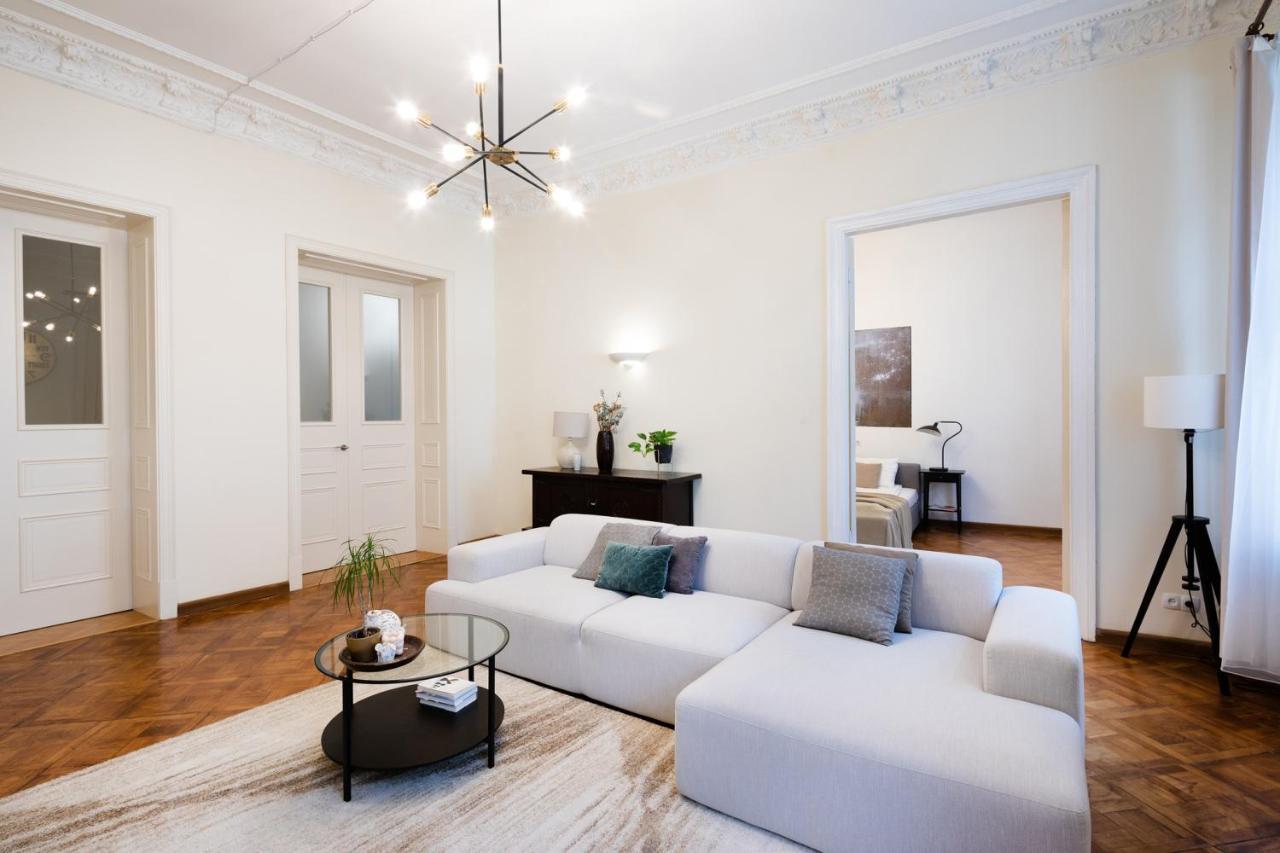 Old Modern And Spacious 2 Bedroom Huoneisto *