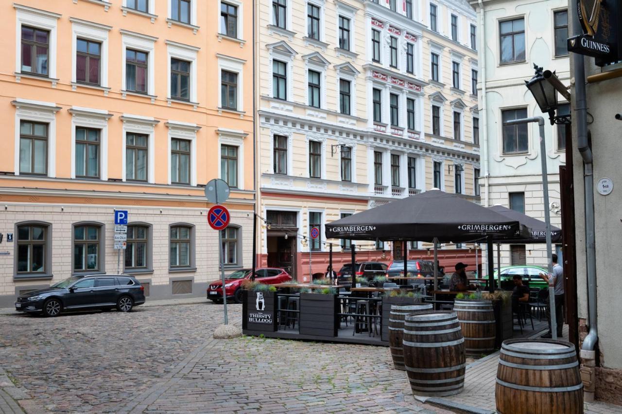 Old Modern And Spacious 2 Bedroom Huoneisto