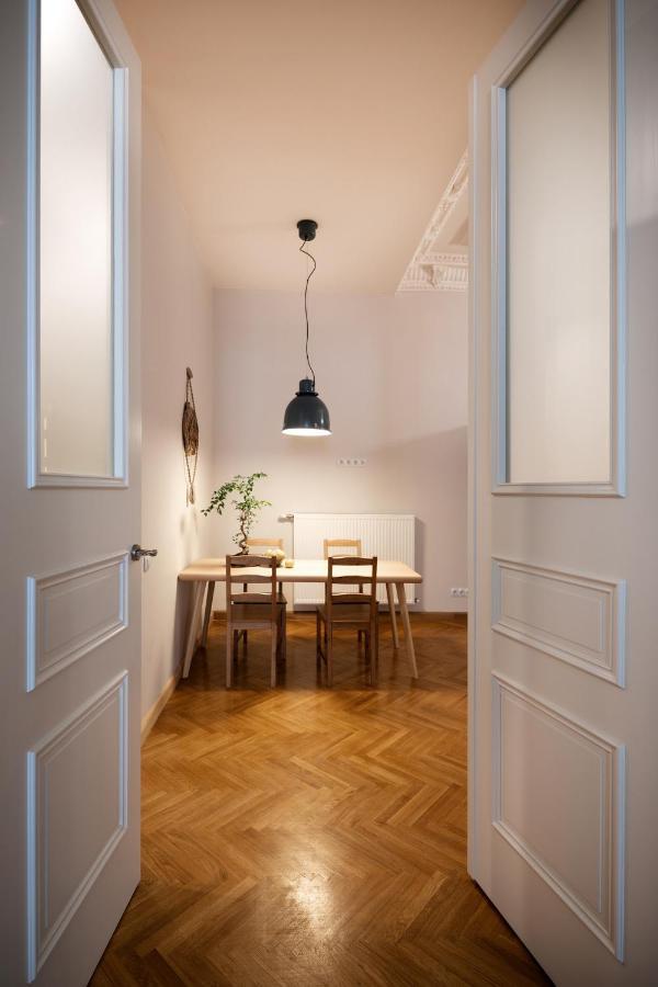 Old Modern And Spacious 2 Bedroom * Riika