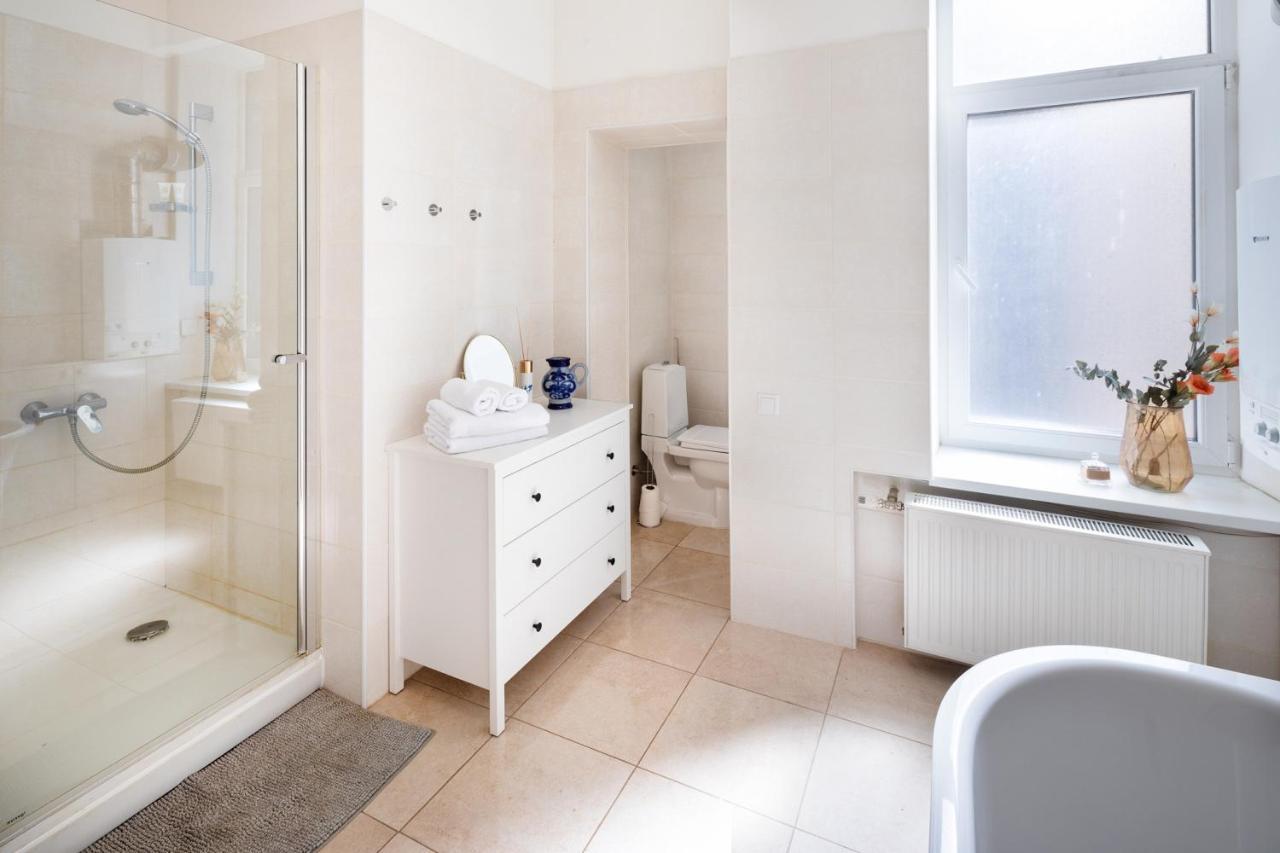 Huoneisto Old Modern And Spacious 2 Bedroom *