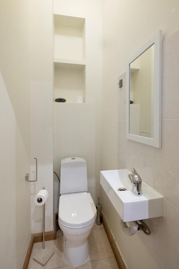 Huoneisto Old Modern And Spacious 2 Bedroom