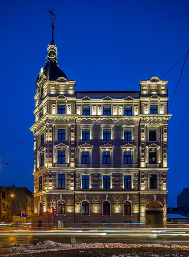 Amella Aparthotel 4*