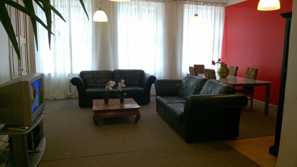 Apartment Sweet *