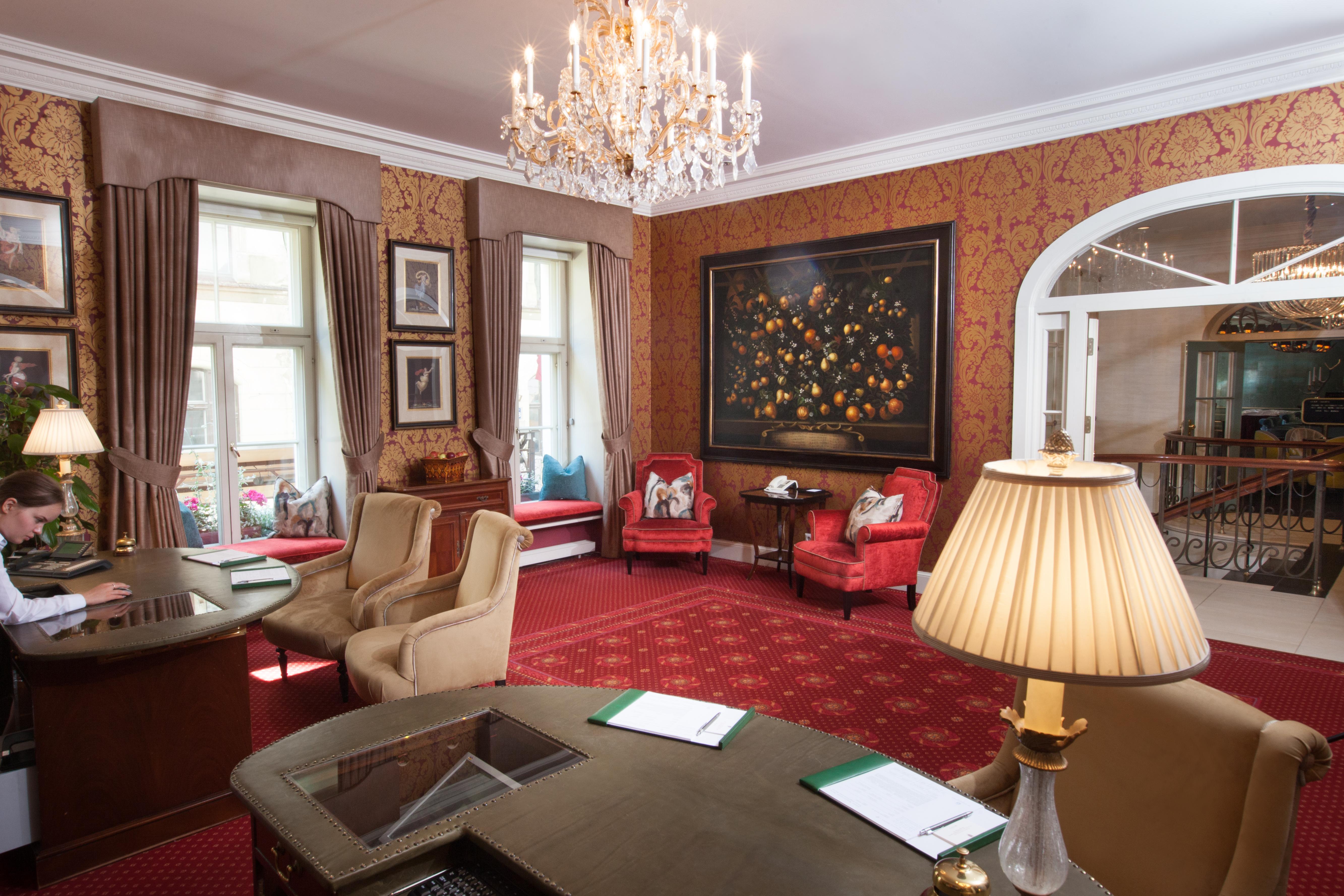 Hotel Grand Palace - Small Luxury Of The World 5*