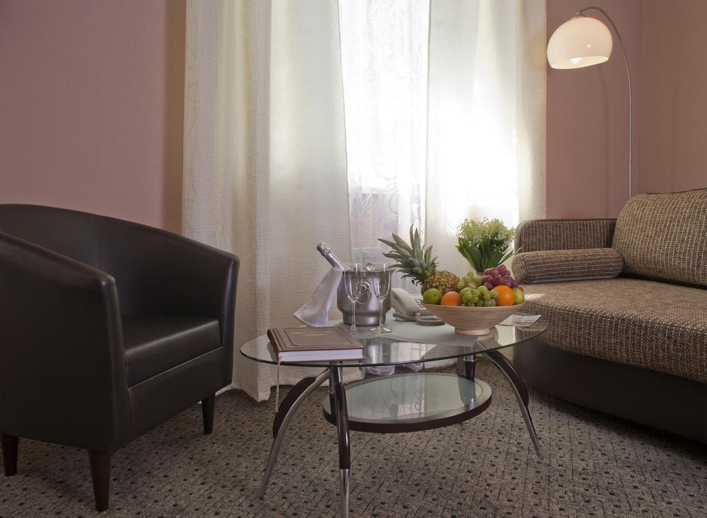 Hotel With Free Parking 3*