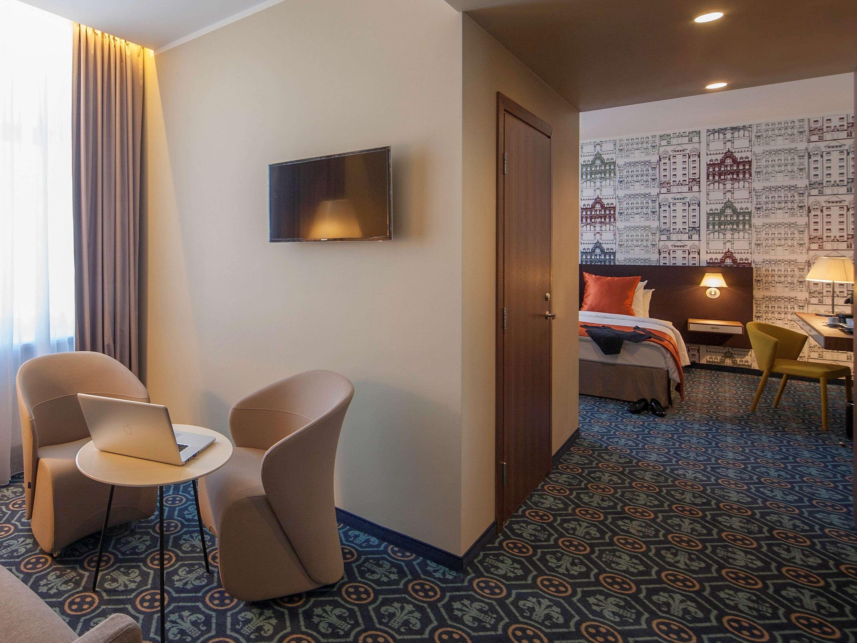 Mercure Centre Hotel 4*
