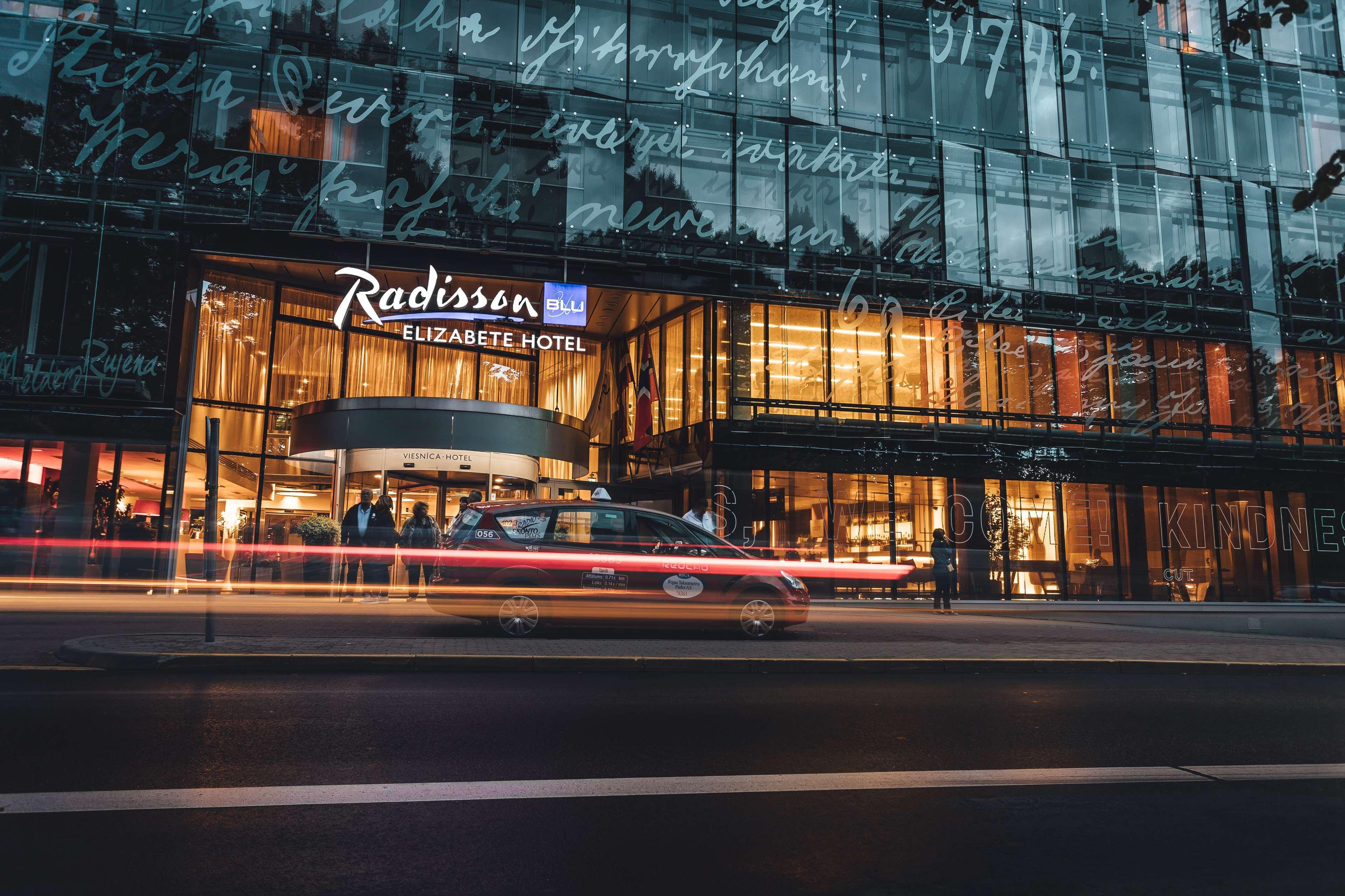 Khách sạn Radisson Blu Elizabete Hotel, 4*