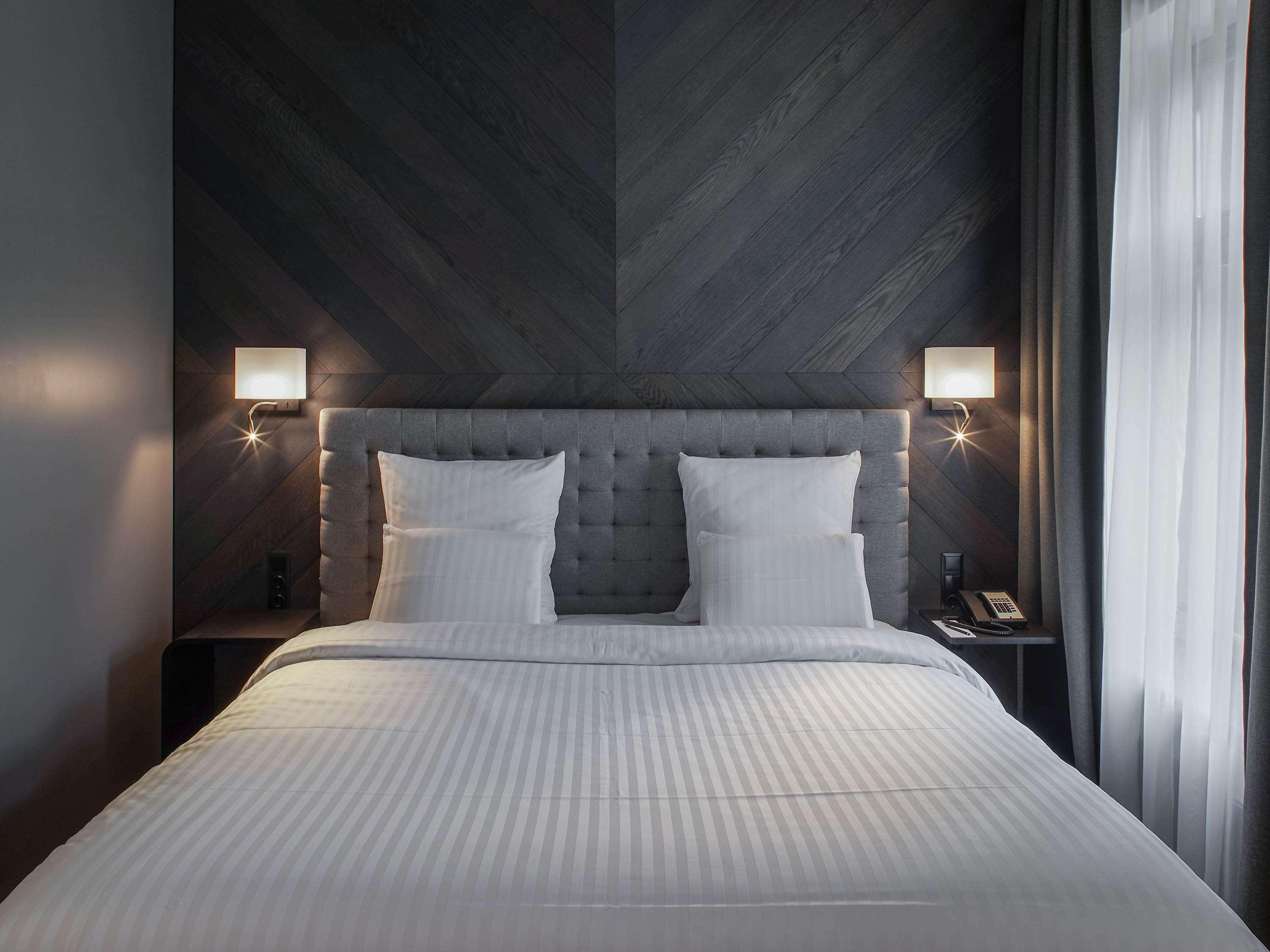 Pullman Old Town 5*