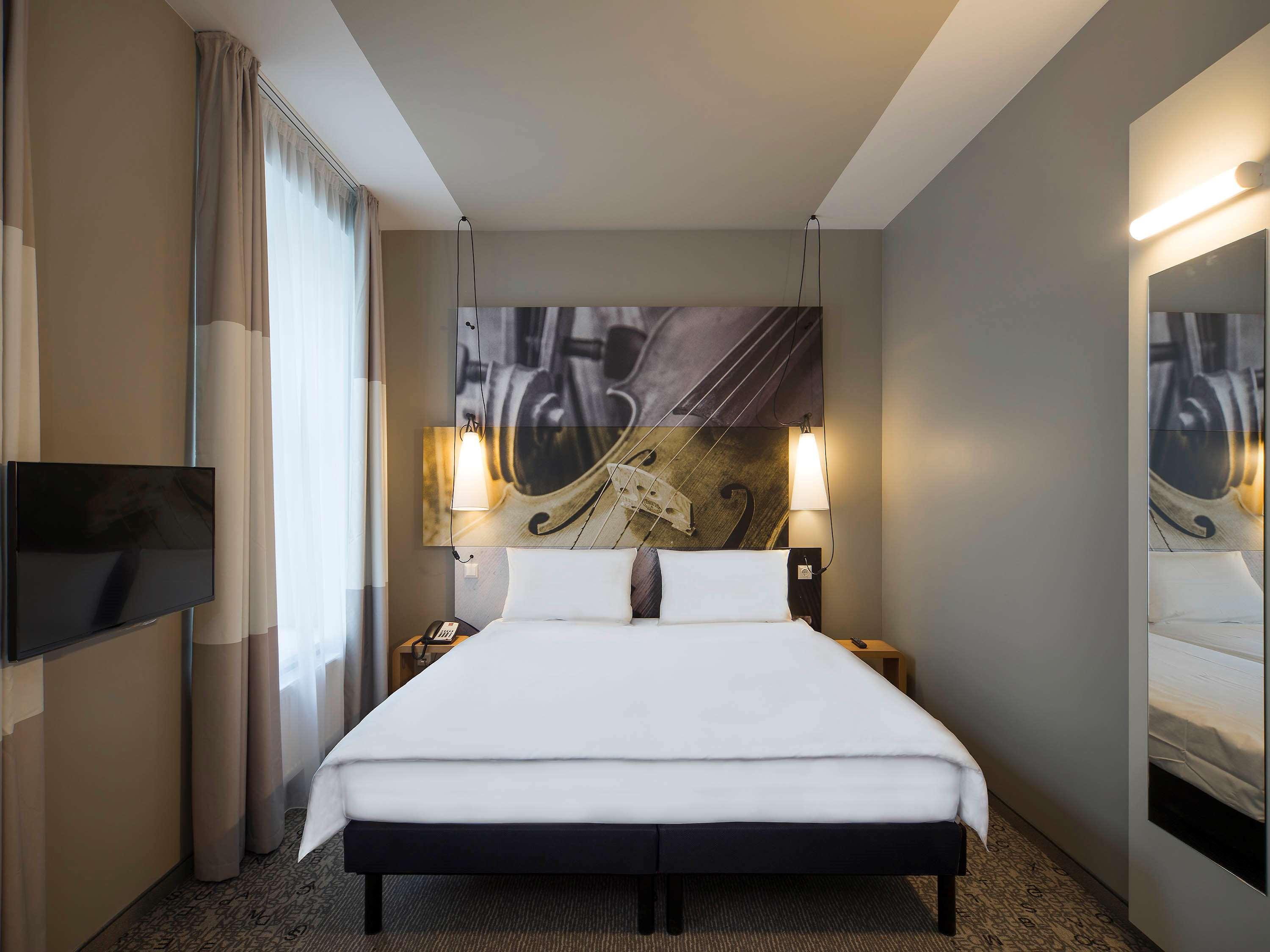 Ibis Centre Hotel 3*