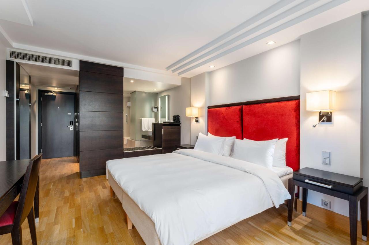 Khách sạn Radisson Blu Elizabete Hotel,