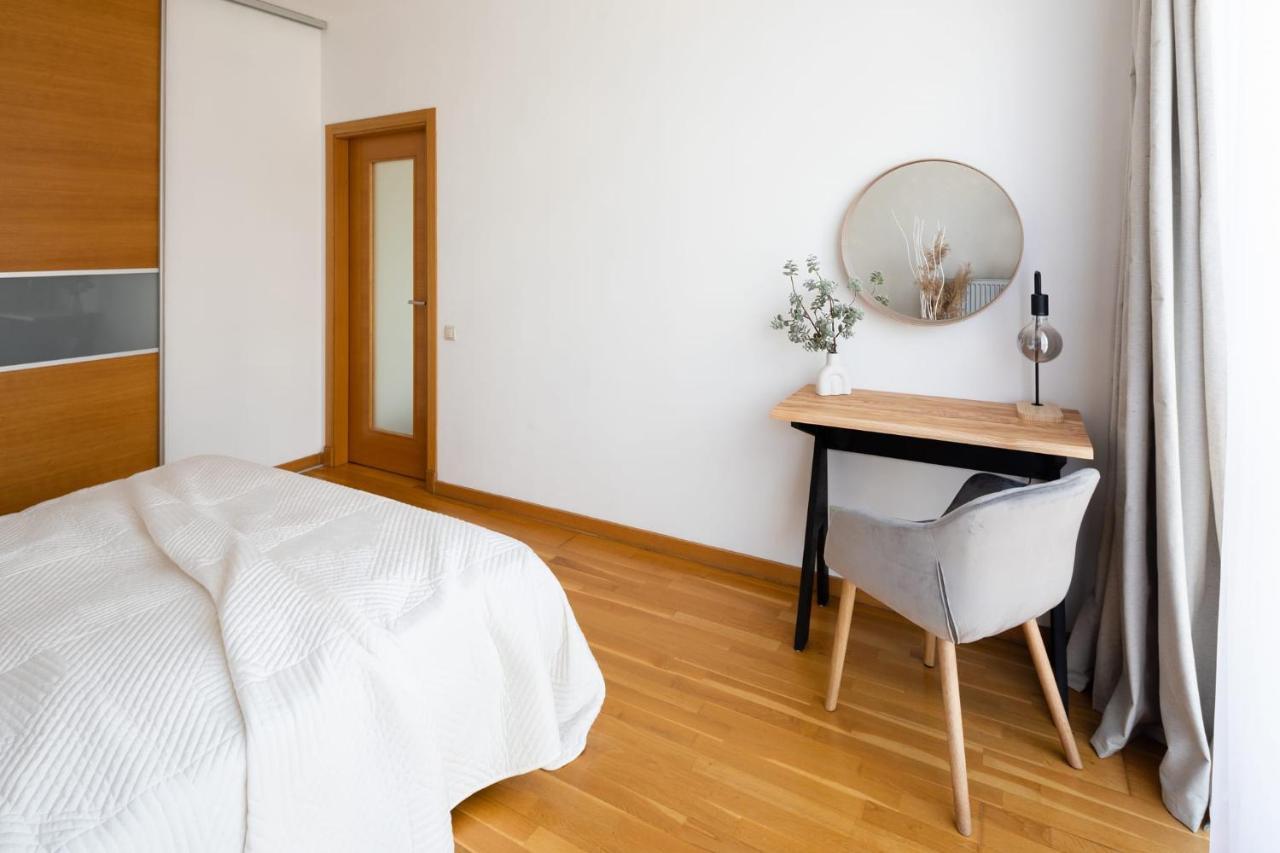 Ziedondarza Park One Bedroom With Balcony Huoneisto
