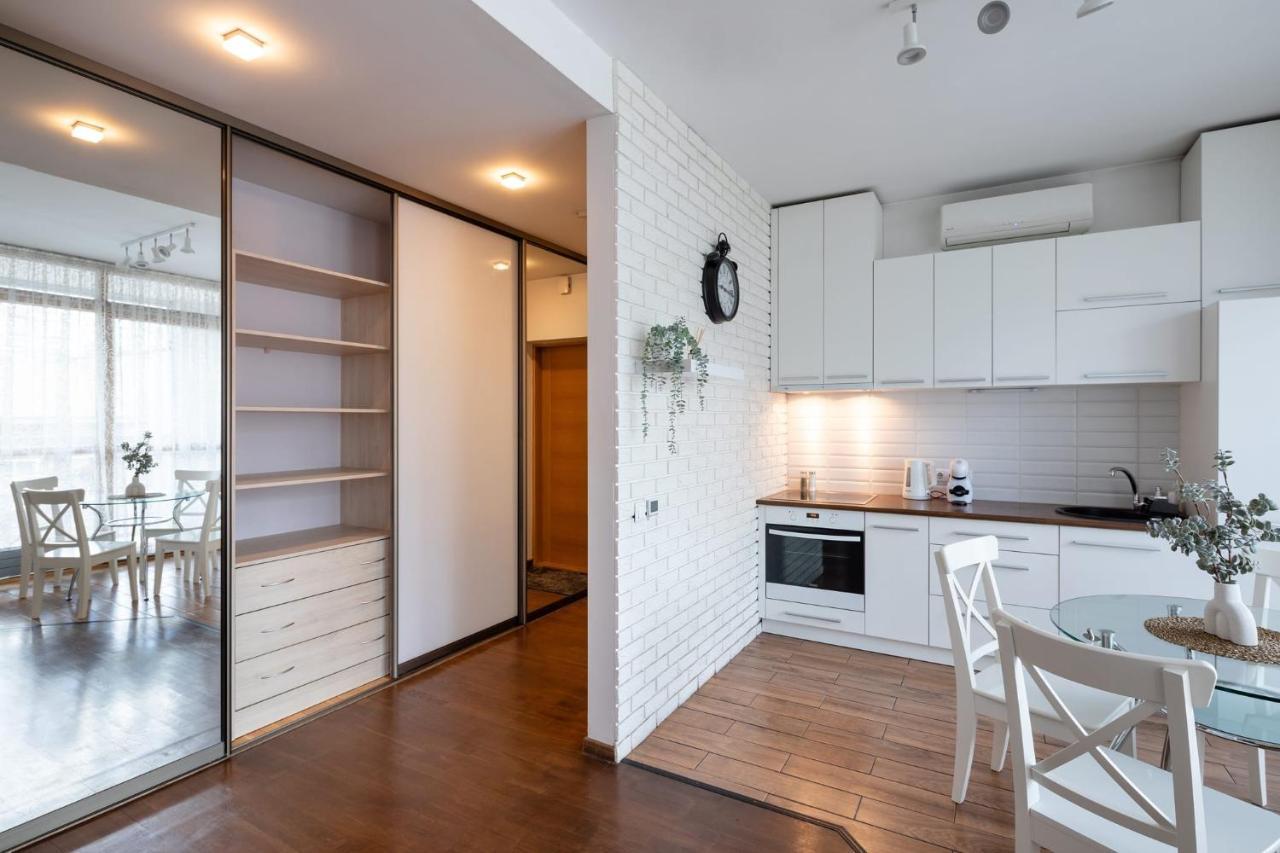 Huoneisto Ziedondarza Park One Bedroom With Balcony *