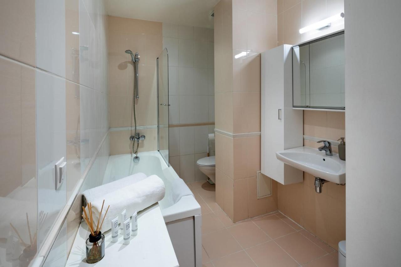 Ziedondarza Park One Bedroom With Balcony Huoneisto *